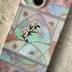 Case-Mate Iridescent Floral Phone Case - Pink and White